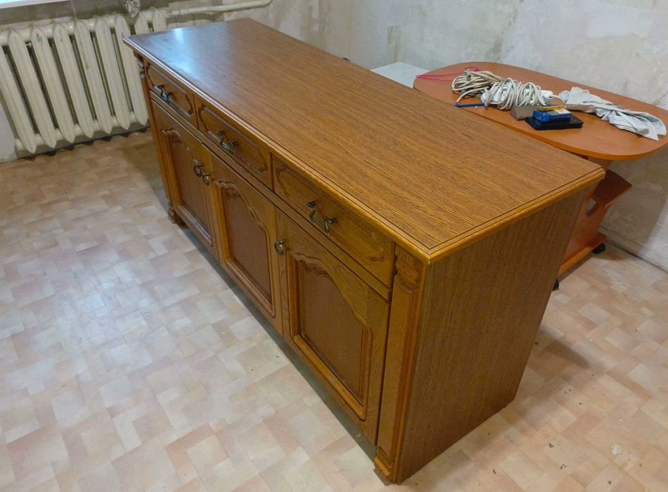 Продам великий комод з дубовими фасадами