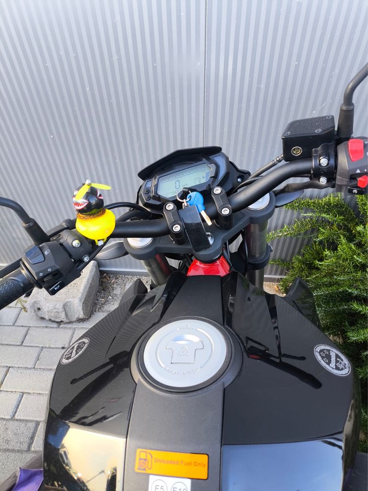 Benelli 125 como nova