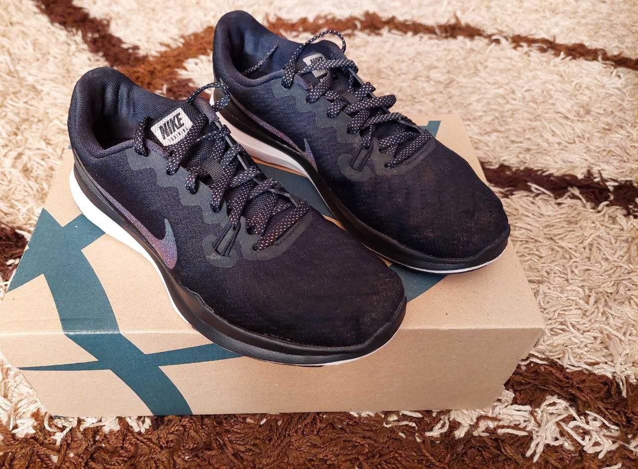 Женские кроссовки Nike 921707-001