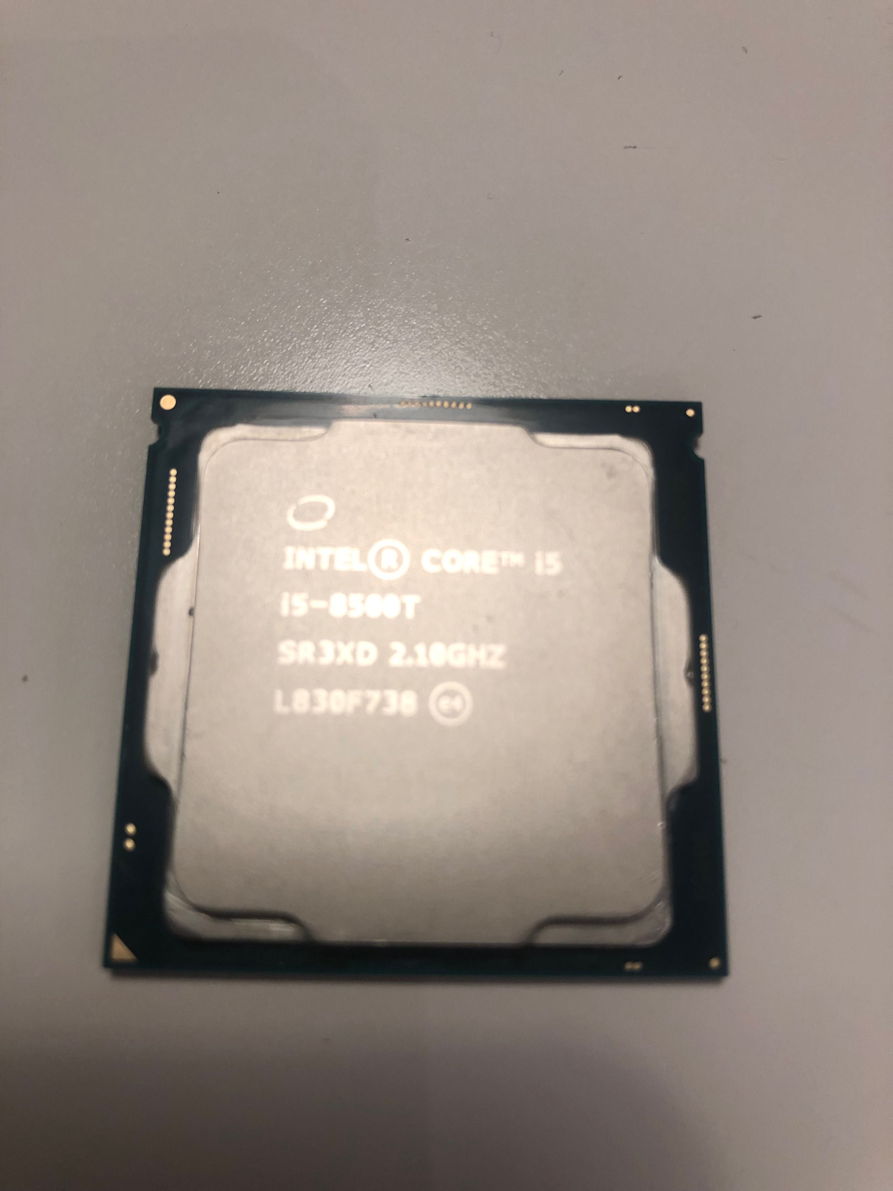 Procesor Intel i7 13700F