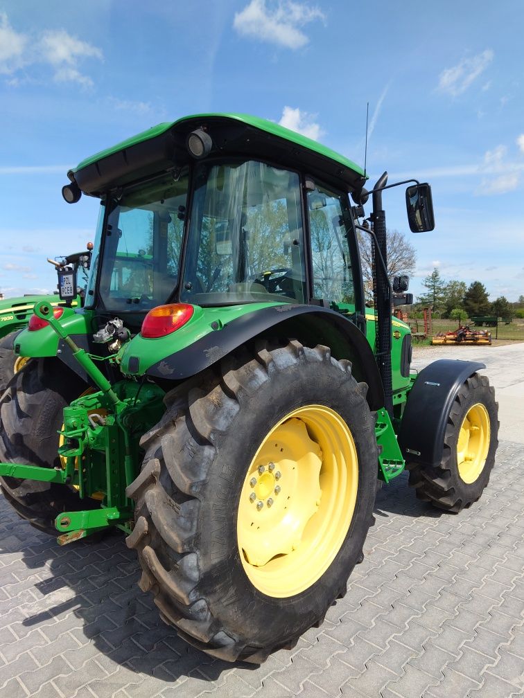 Ciągnik JOHN DEERE 5820 PowerQuad pneumatyka