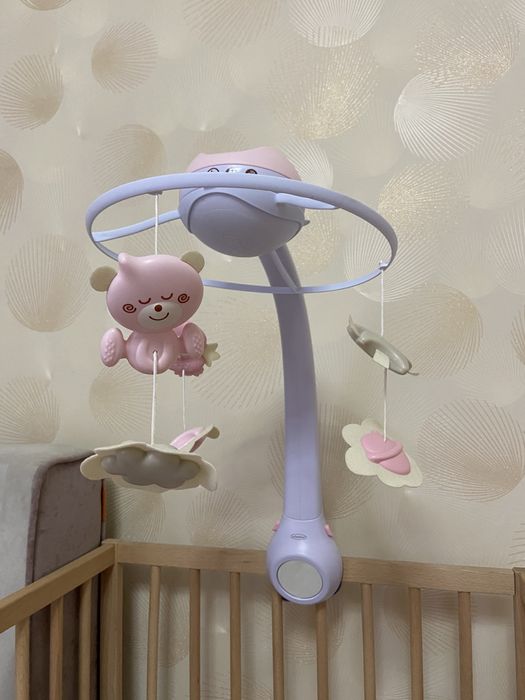 Мобіль на дитяче ліжечко з проектором Infantino