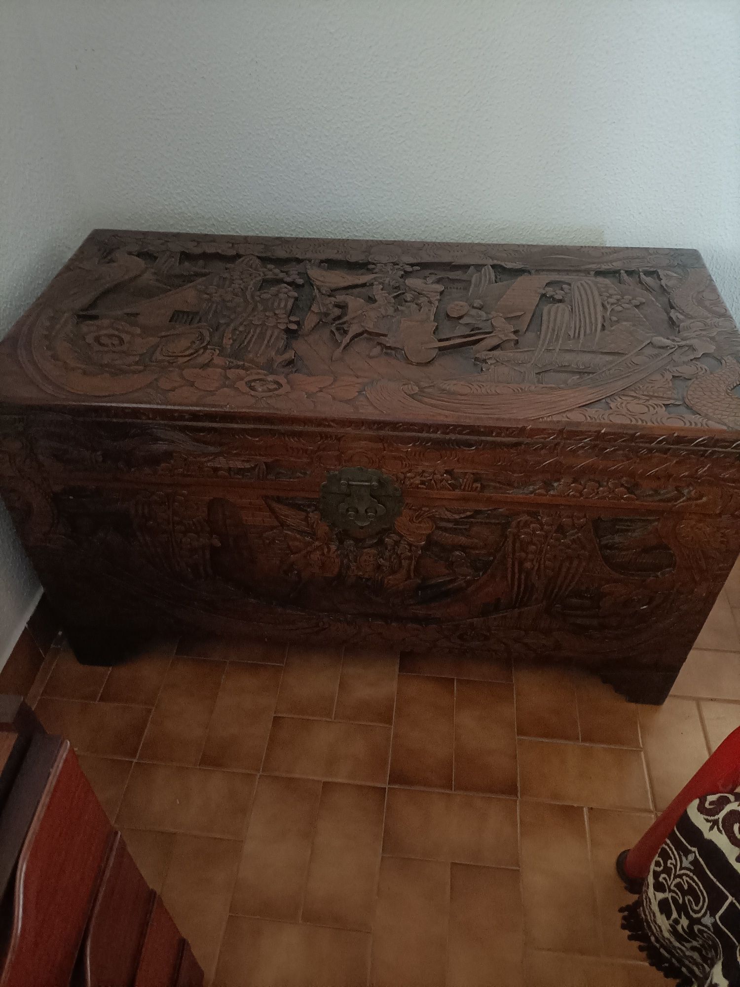 Arca de madeira cânfora