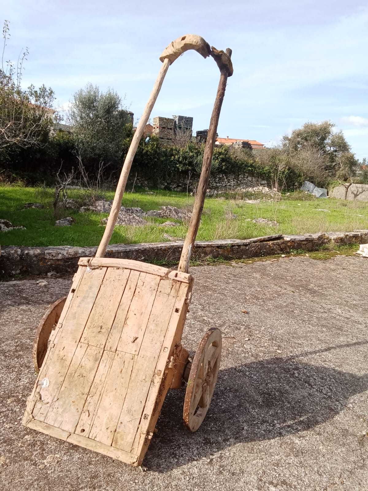 Vendo carroça antiga