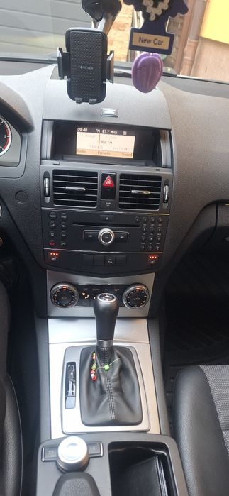 Piękny unikat awantgarde bardzo mały przebieg jak nowy  Mercedes C kla