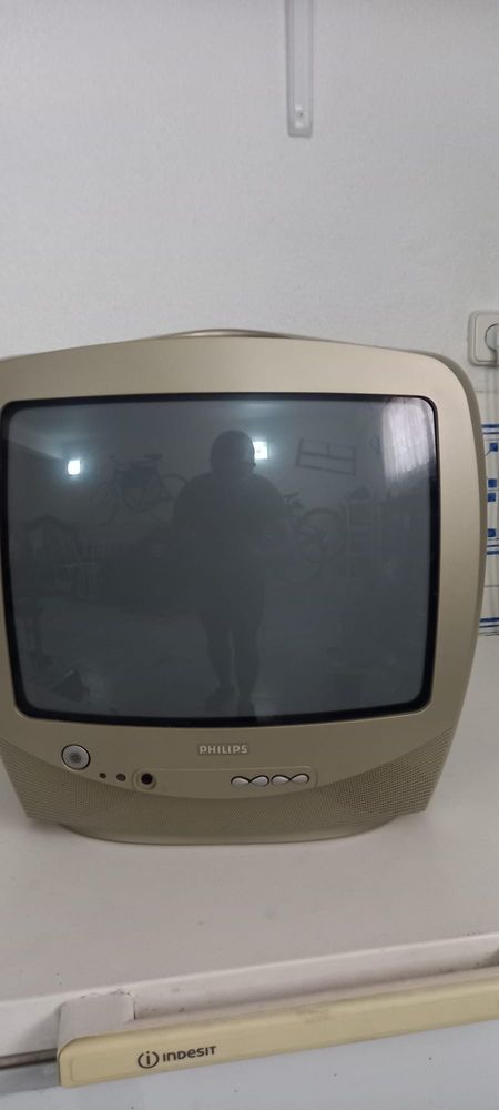 Televisão Philips sem comando