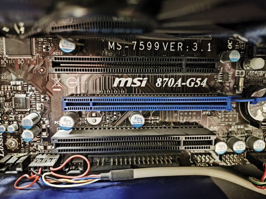 Продам монітор + компютер