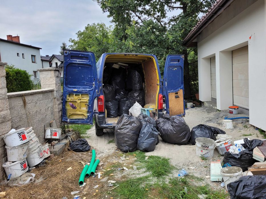 WYWÓZ ŚMIECI/MEBLI/GRUZU/ODPADÓW.Sprzątanie Mieszkań/Piwnic/Strychów