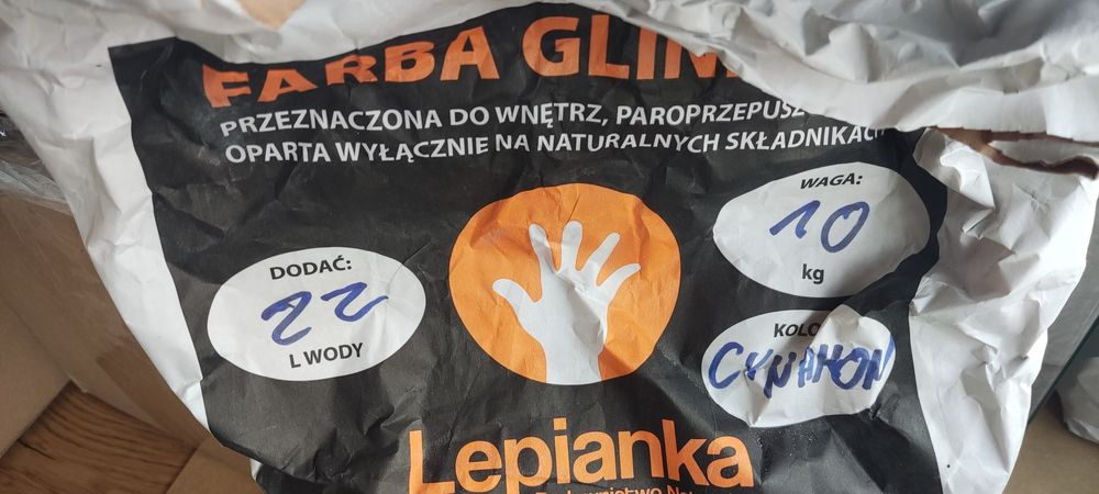 Farba gliniana lepianka