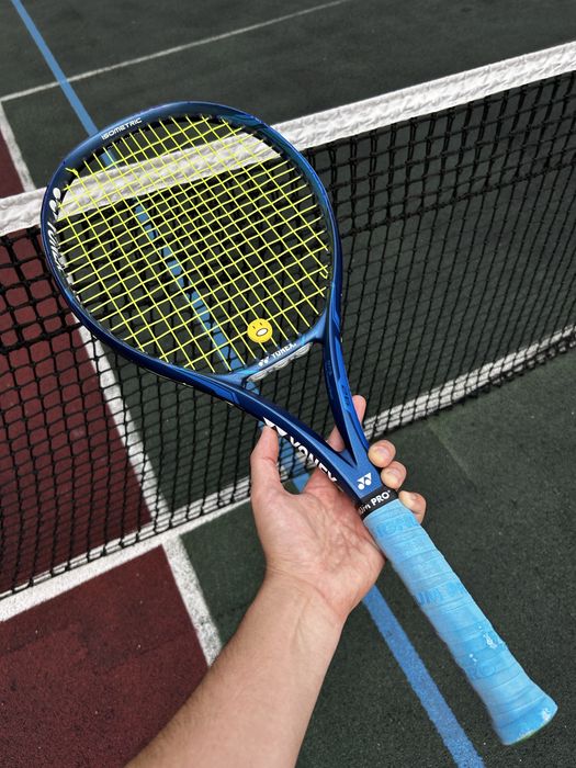 Yonex Ezone 26 102’ 250g 16x18
