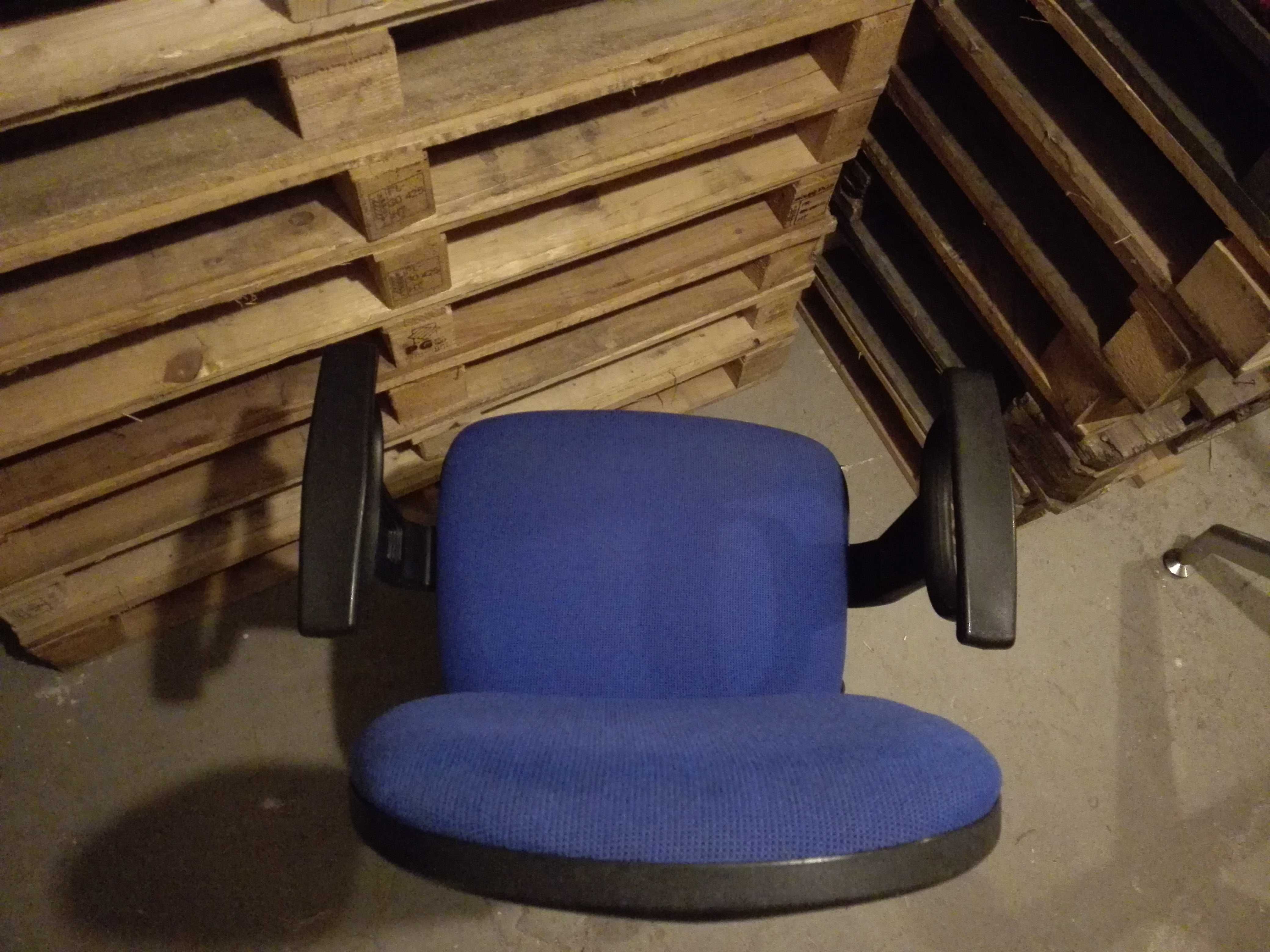 Używane krzesło biurowe. Krzesło.