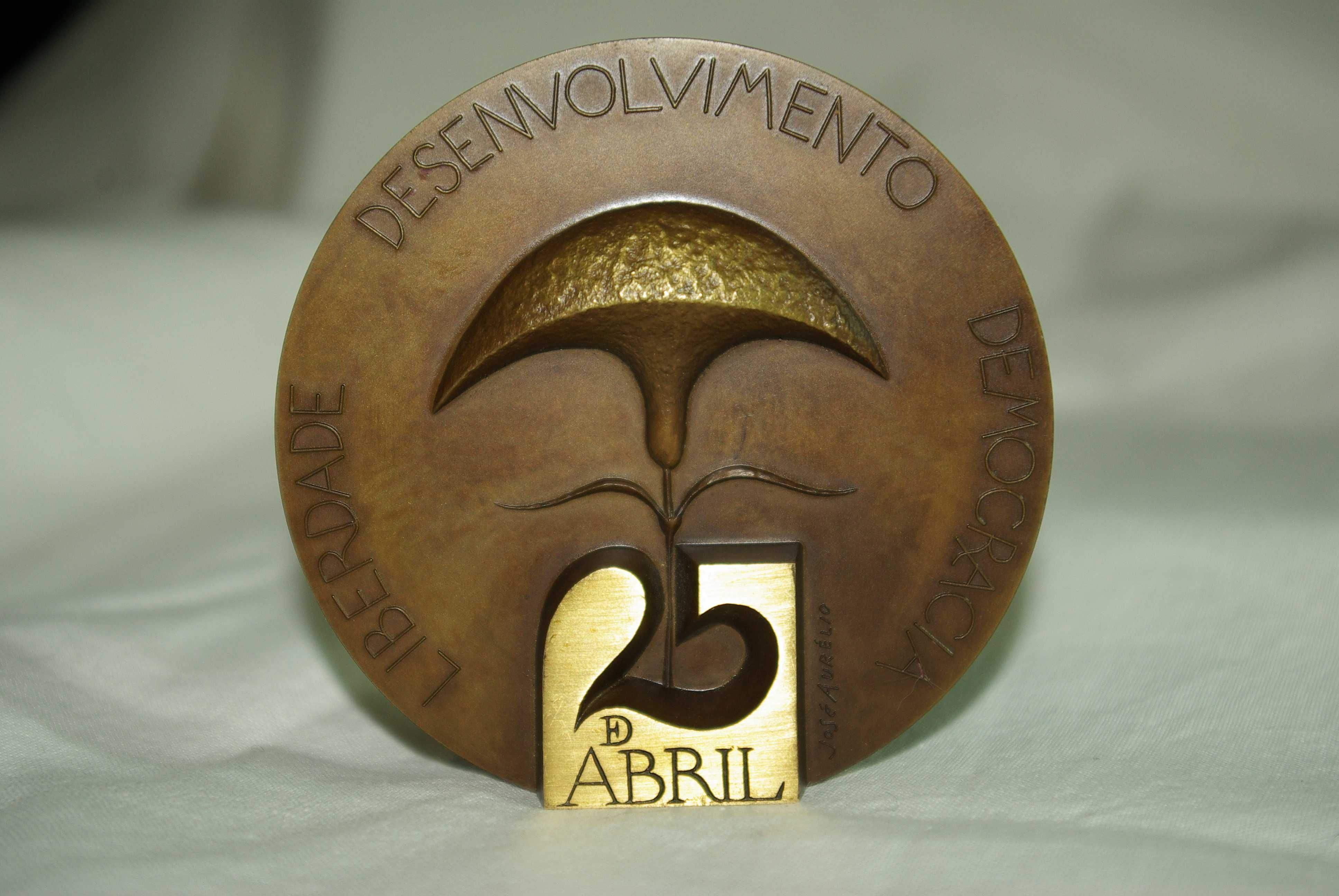 Medalha em Bronze 25 Abril. 1999 José Aurélio