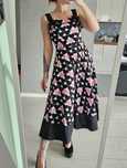 Urocza sukienka midi hell bunny S 36
