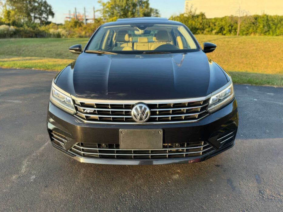 Volkswagen Passat SE R-Line      2019