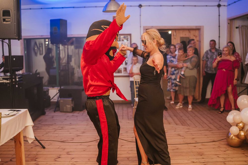 maskotka mężczyzna facet kobieta lala lalka Pamela & Alvaro