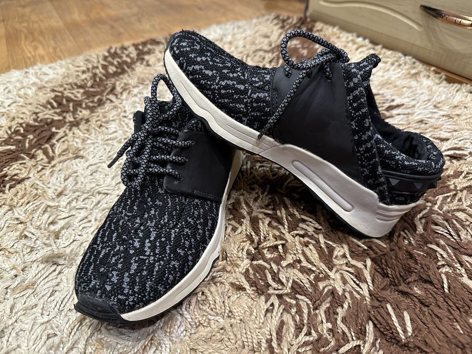 Продам кроссовки