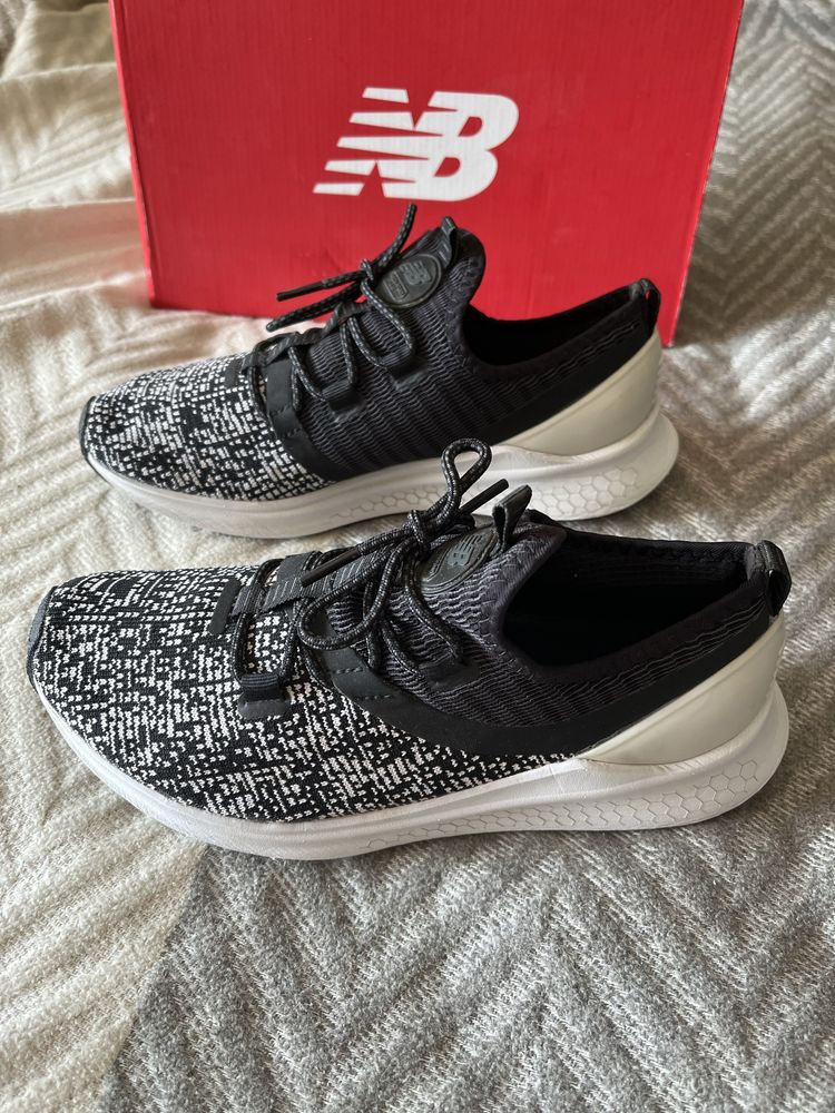 Кросівки жіночі New Balance Fresh Foam LAZR Оригінал
