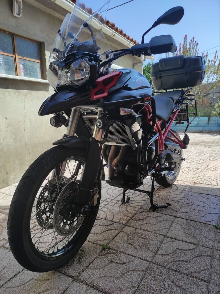 Triumph tiger 800