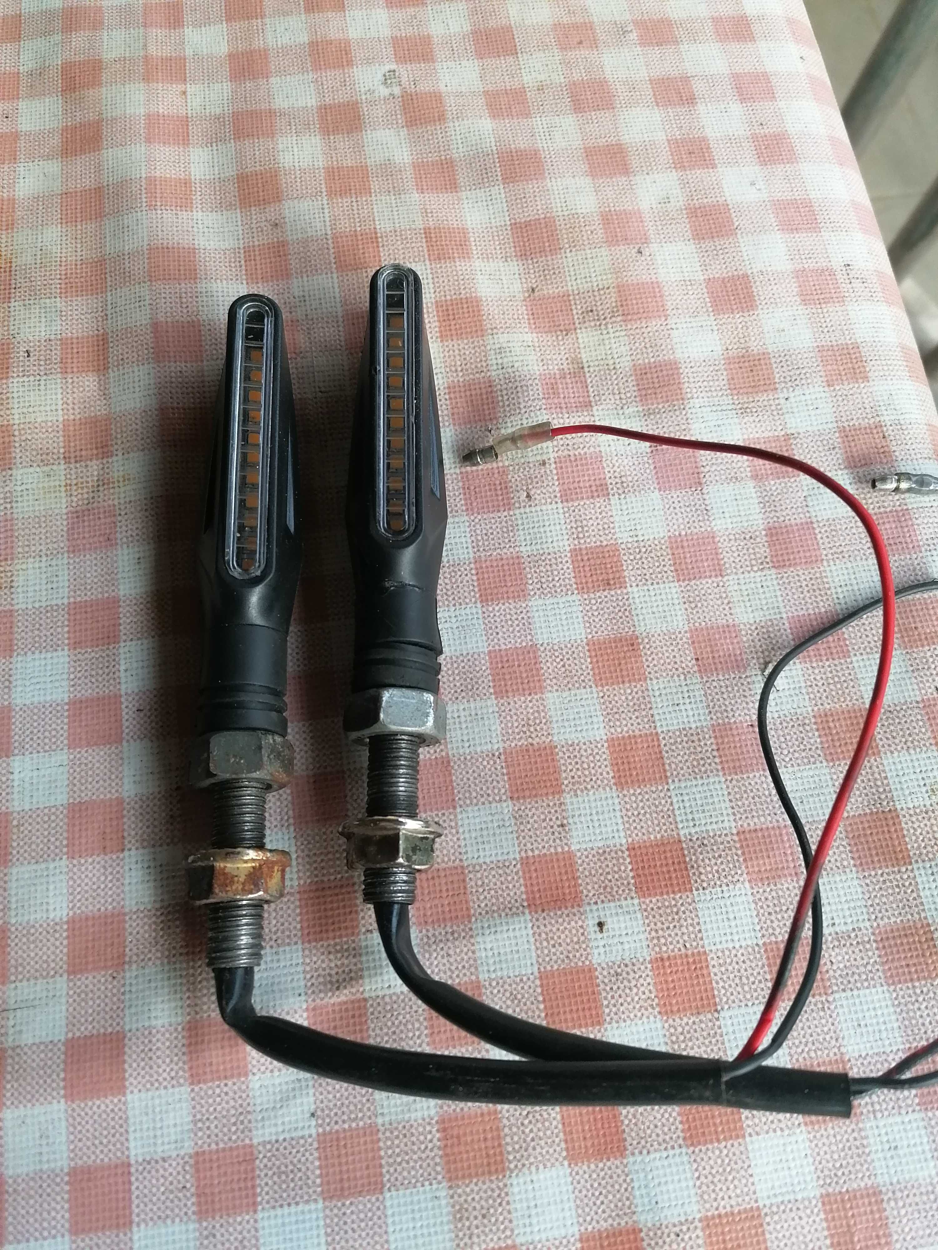 Piscas universais led