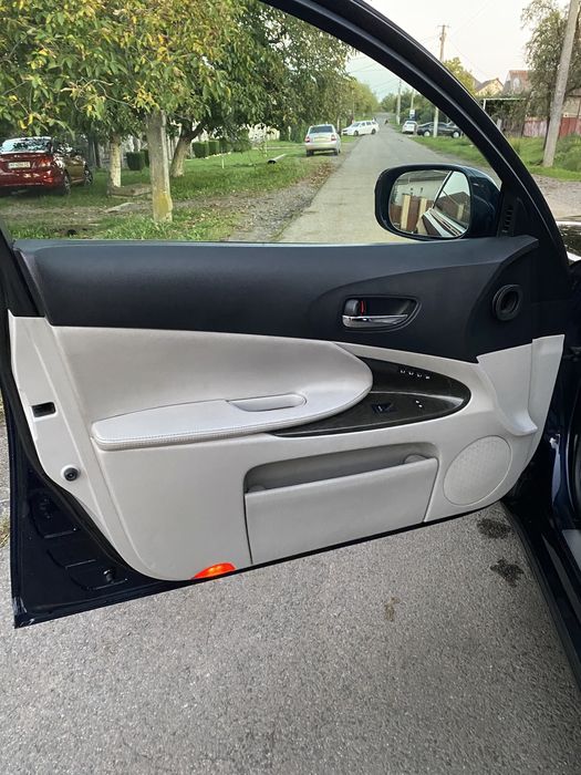 Продам LEXUS GS-300.