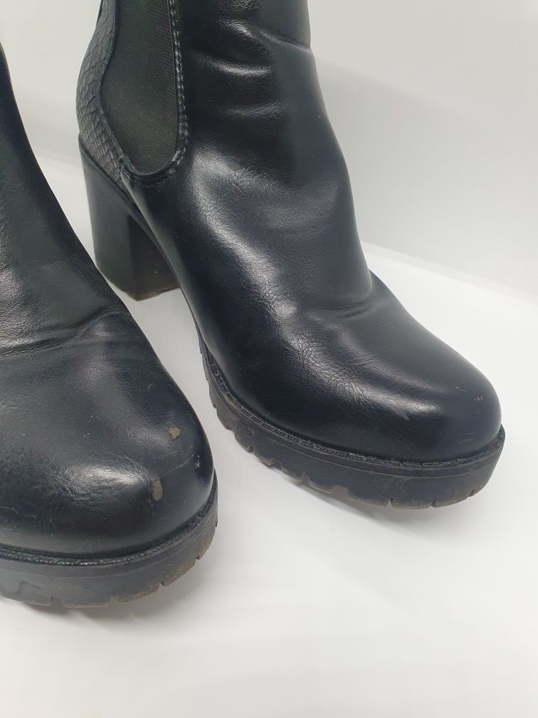 Czarne botki buty kozaki skórzane na obcasie platformie rozmiar 38