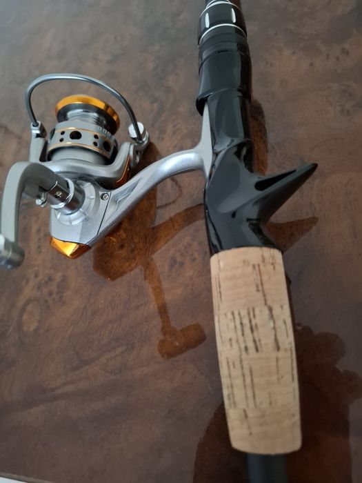 Спининг Новый!!! с катушкой длинна 180 см раскладной+катушка шпуля мет