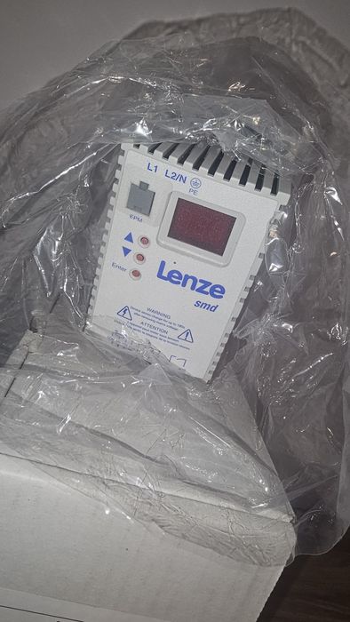 Falownika lenze esmd751x2sfa nowy !