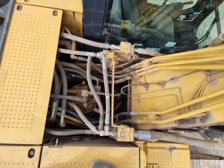 Продам экскаватор Caterpillar 320 D , 2013 года