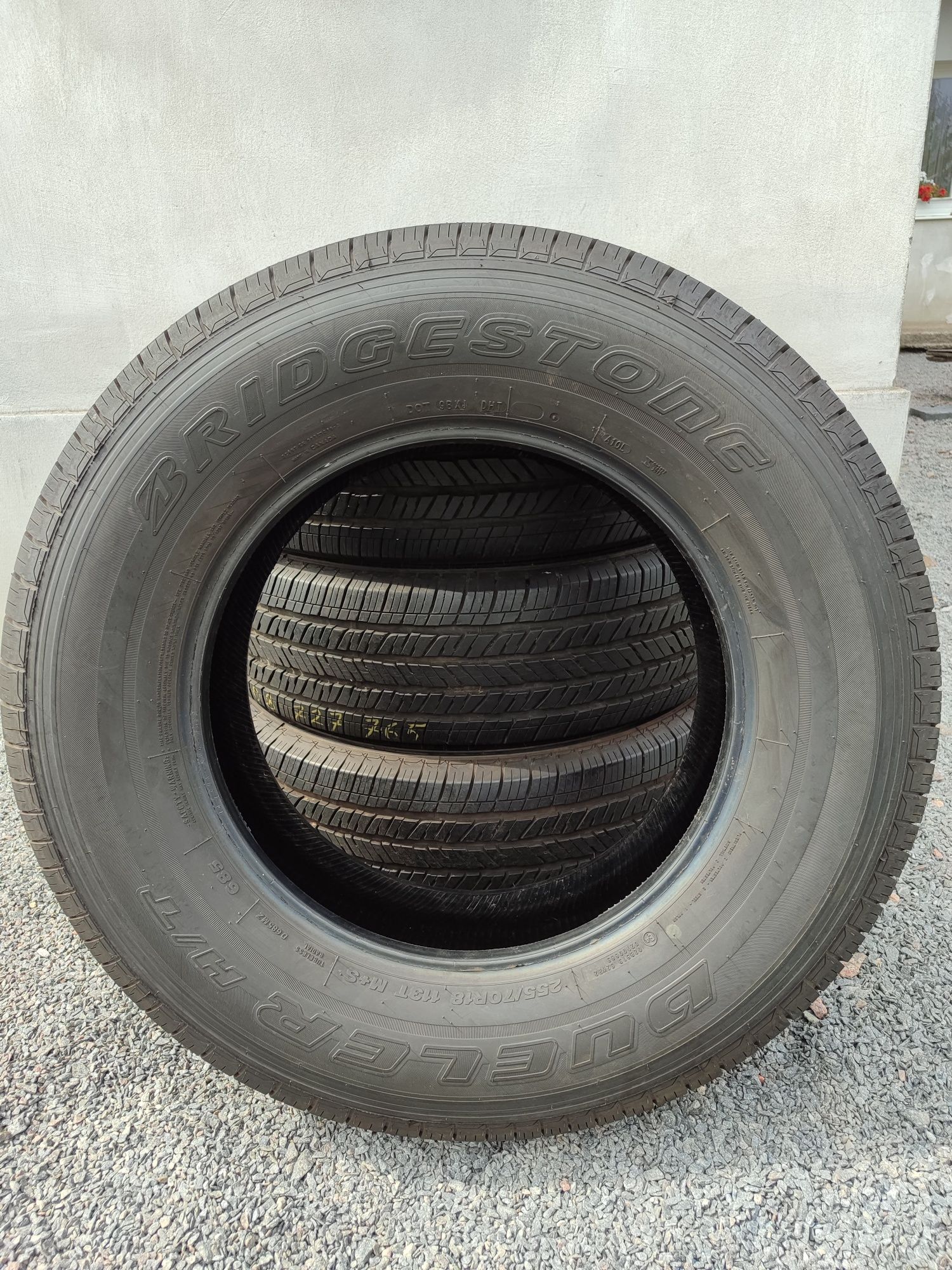 Резина Brigestone Dueler H/T 255/70 R18