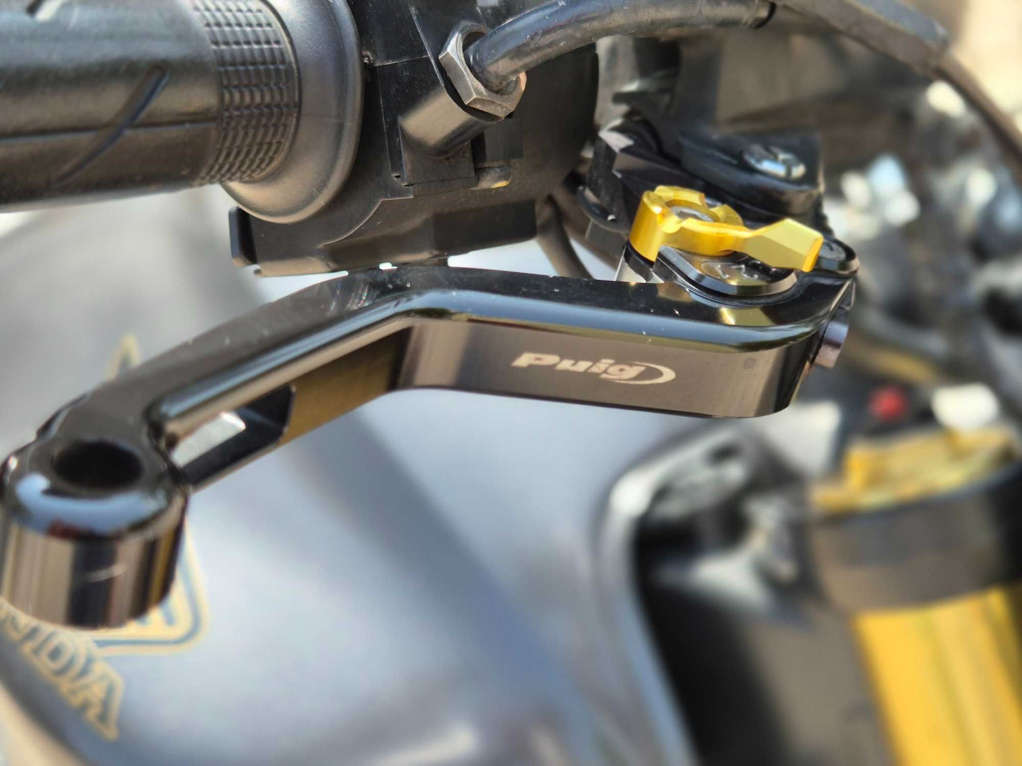Hornet 600 como nova