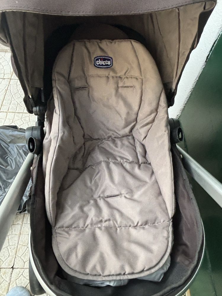 Carrinho bebé trio Chicco com todos os acessórios