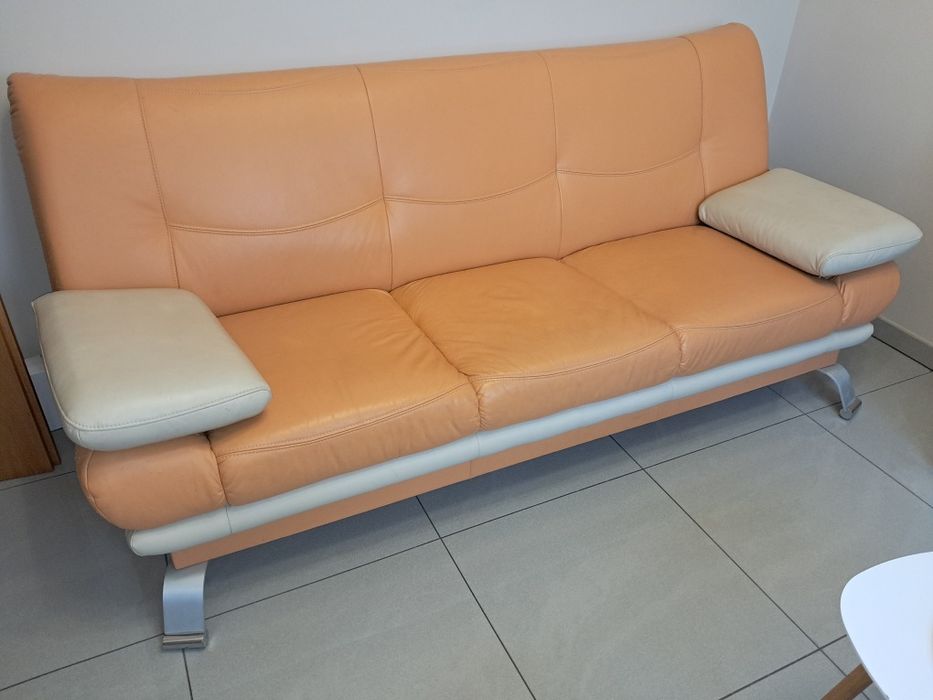 Sofa kanapa rozkładana skóra Używana wersalka z funkcją spania