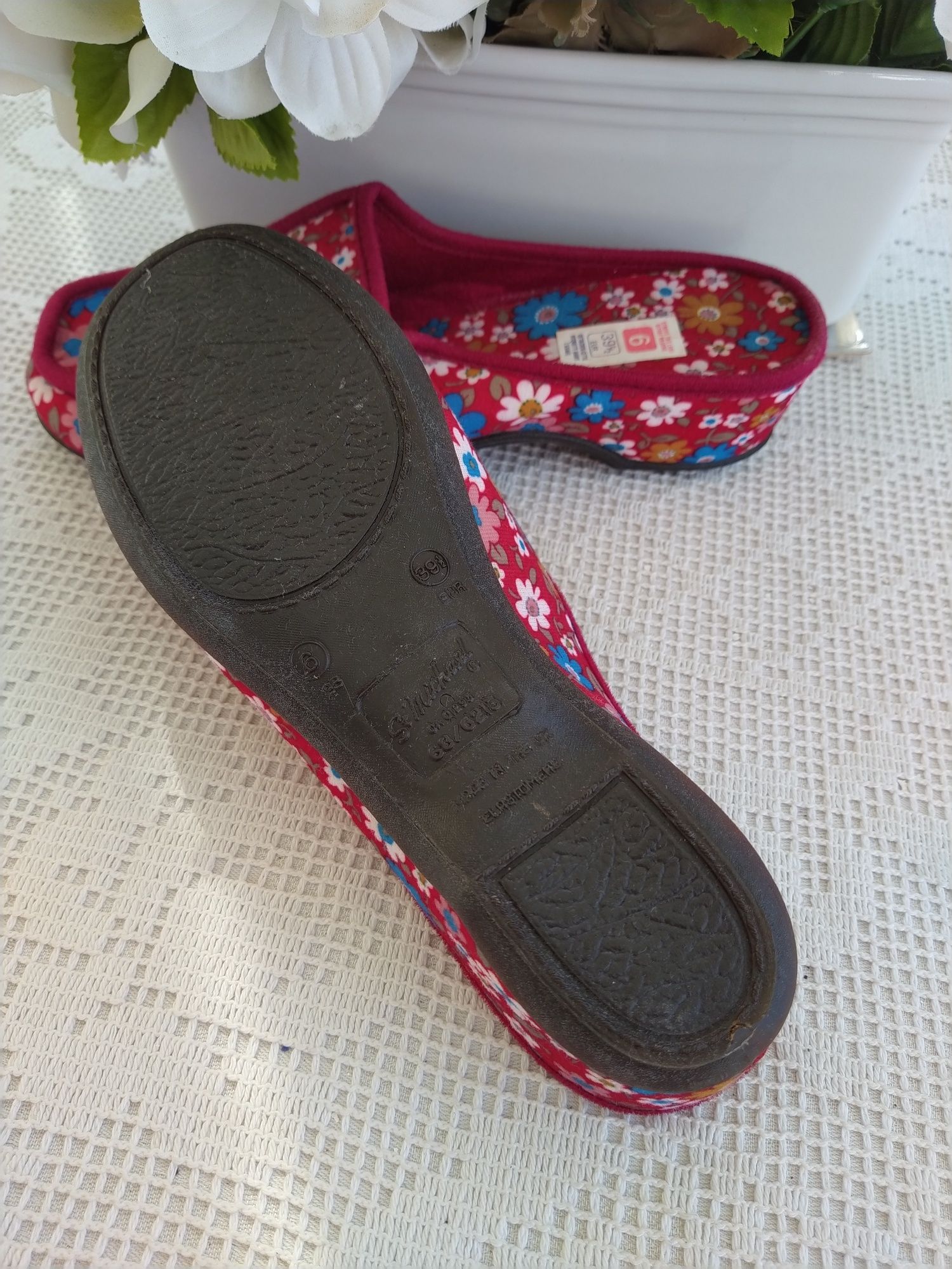 Sapatos pantufa floridos - St. Michael - Tamanho 39 - Novos!