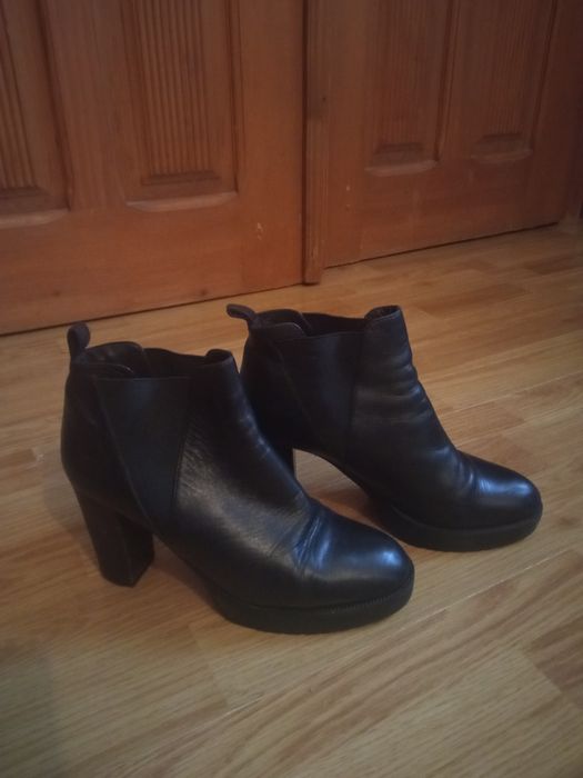Ботінки жіночі шкіряні