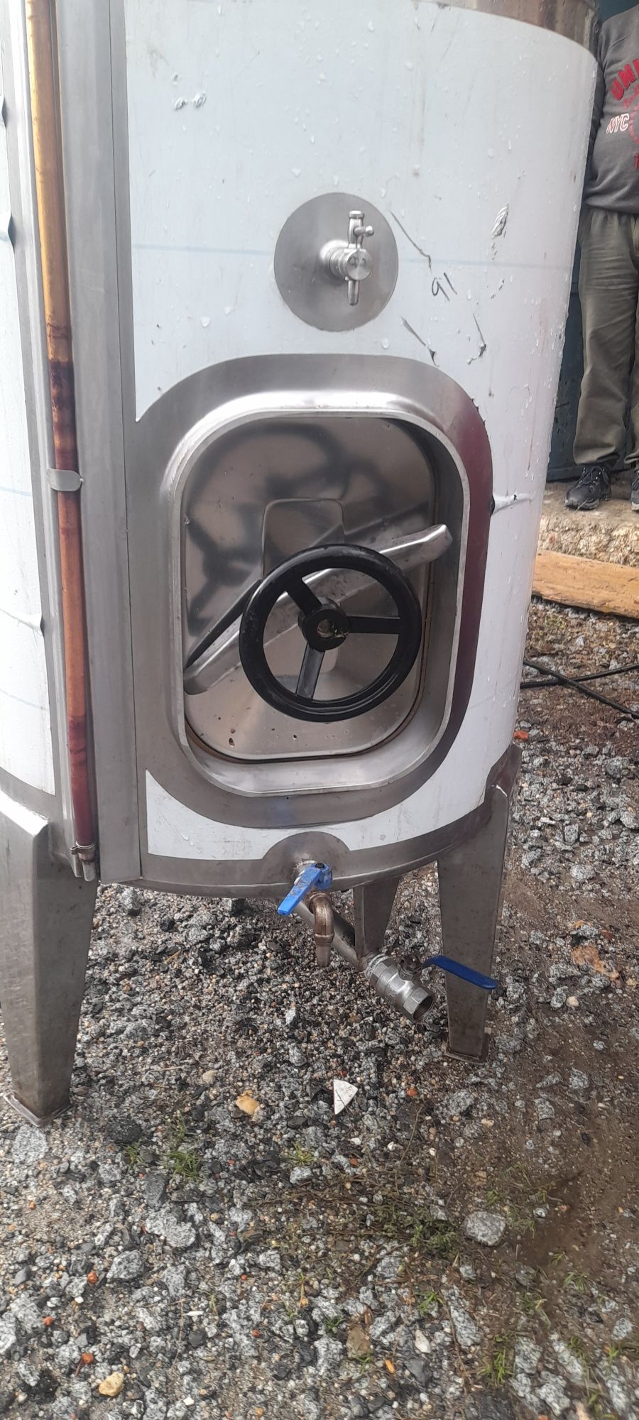 Vendo dorna 1000l e cuba de inox 350l