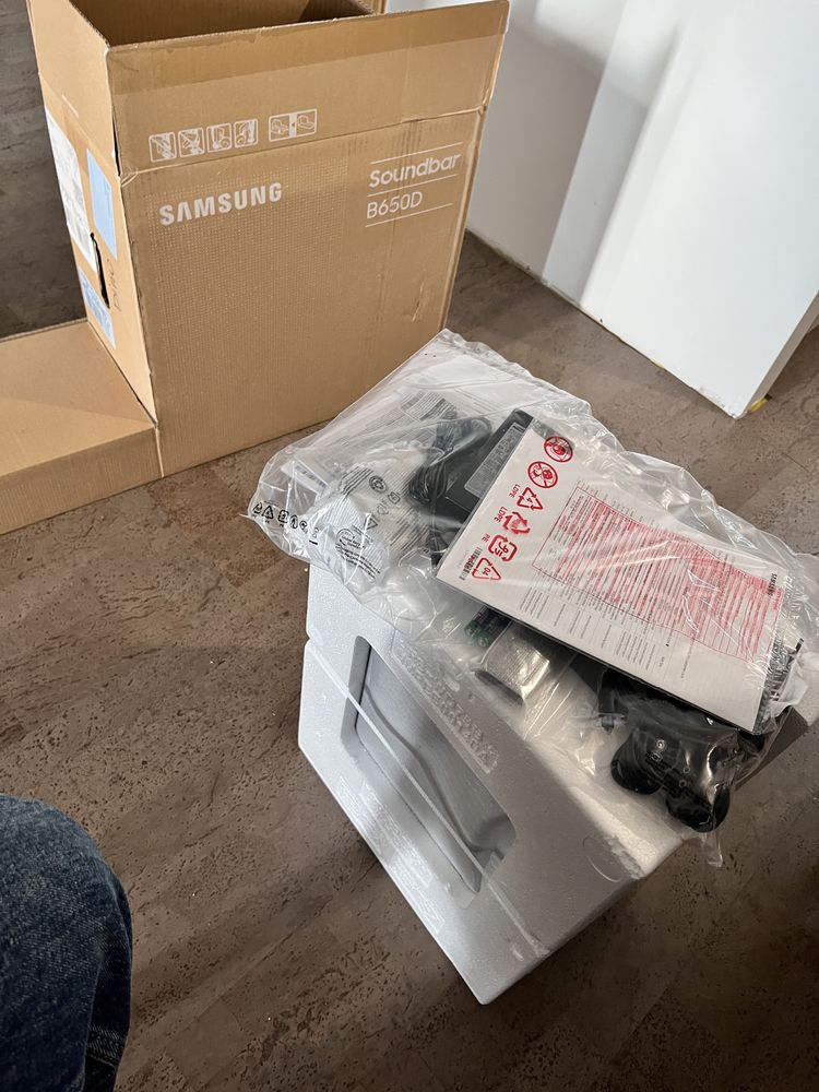Samsung B650D soundbar subwoofer 3.1 Bluetooth