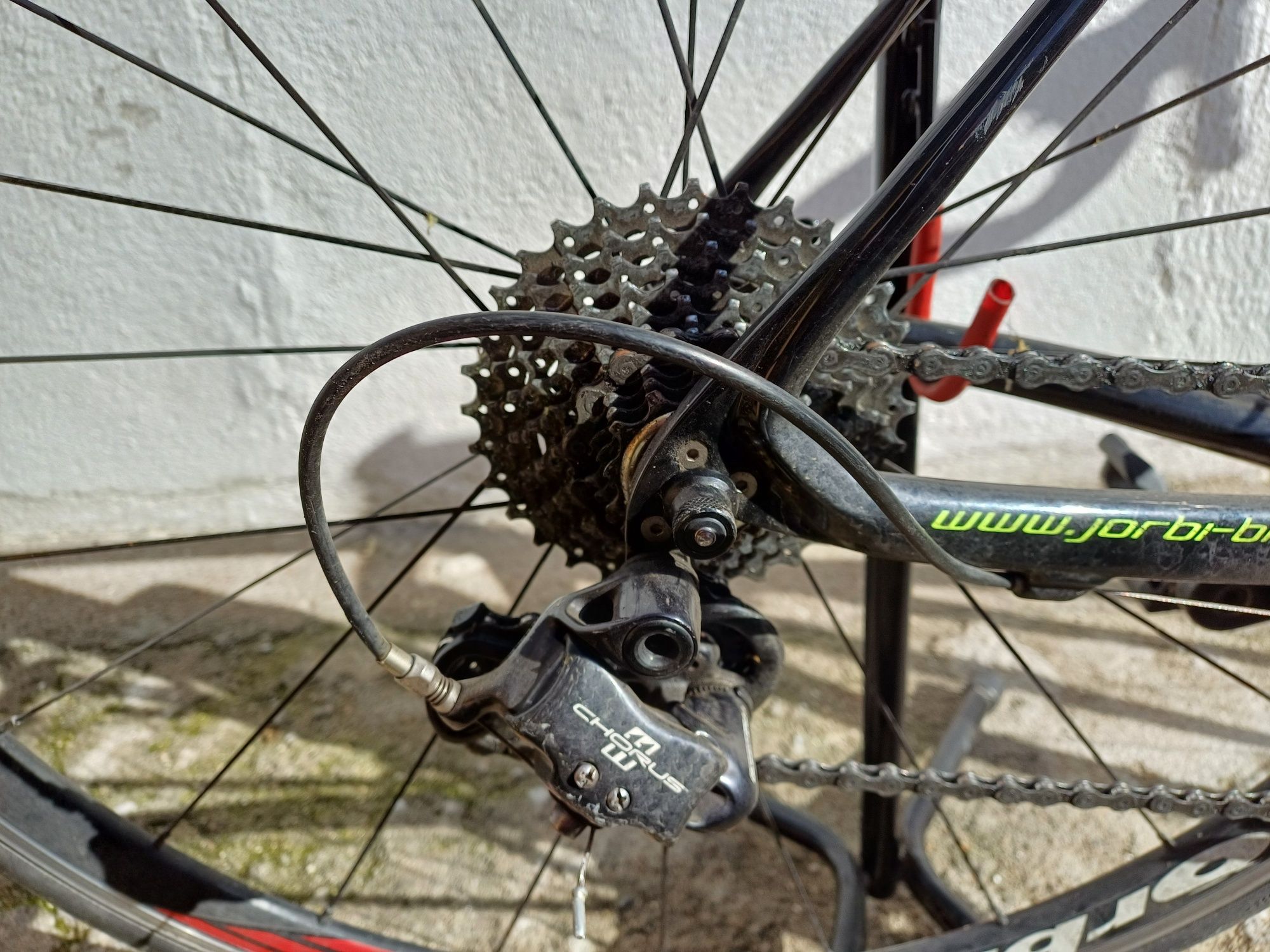 Bicicleta Jorbi carbono transmissão 11V chorus Tam.M