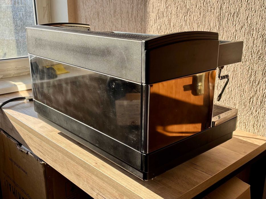 Кавова машинка професійна, двопостова Faema S