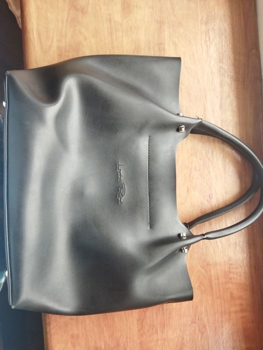 Класична чорна сумка