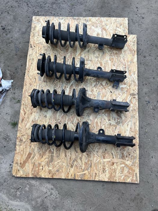 Hyundai Tucson 1 2006 стойка, амортизатора, пружина