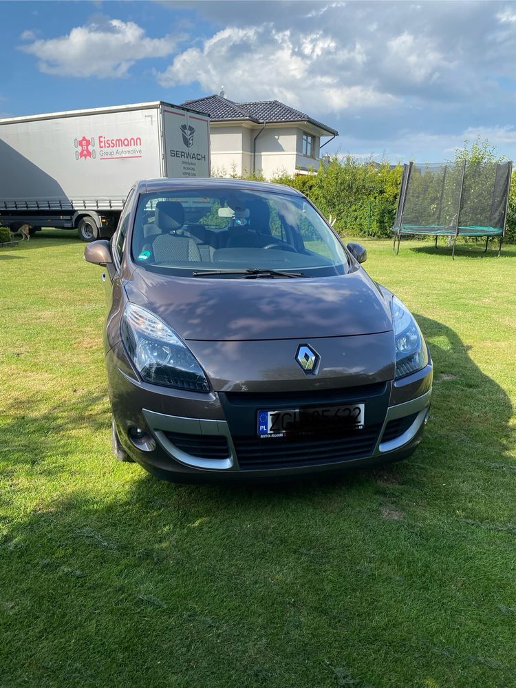 Renault Scenic z niskim przebiegiem