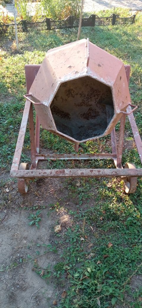 Продам ручную битономешалку