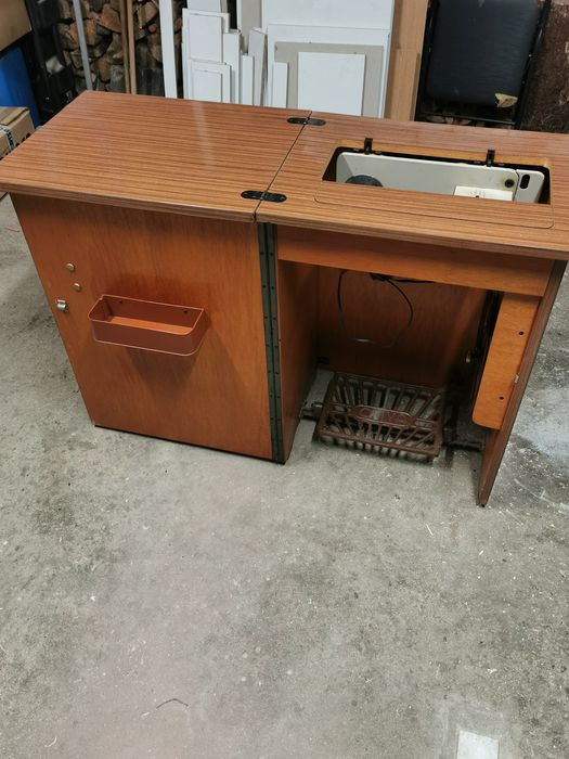 Máquina de costura automática OLIVA
