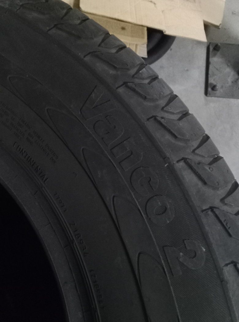 Continental Vanko2 letnie 215/65R15C