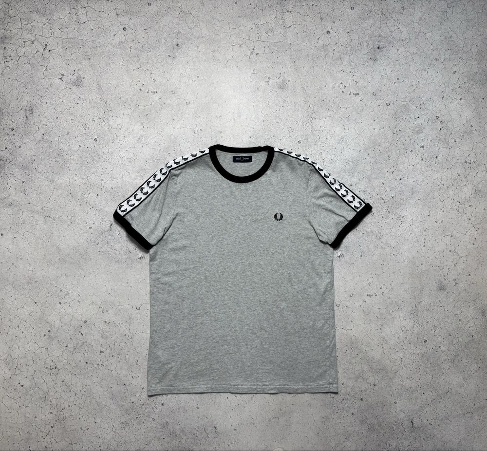 Футболка Fred Perry С Лампасами Оригинал Кэжуал Идеал Размер M-L