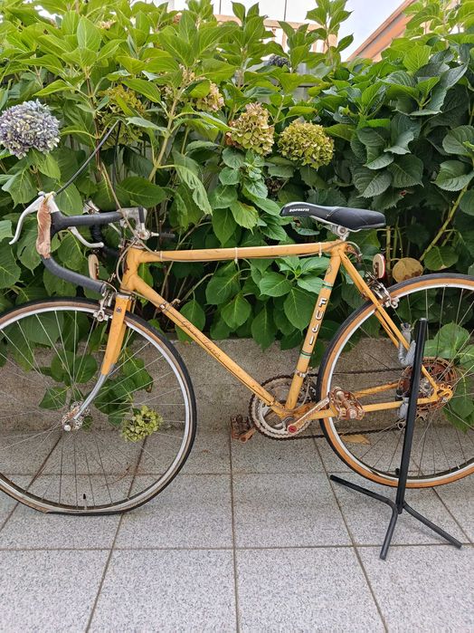 Bicicleta estrada antiga Fuji