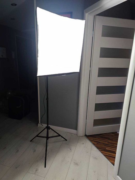 Softbox fotograficzny CineGEN 58x58 + statyw 210cm + świetlówka 85W