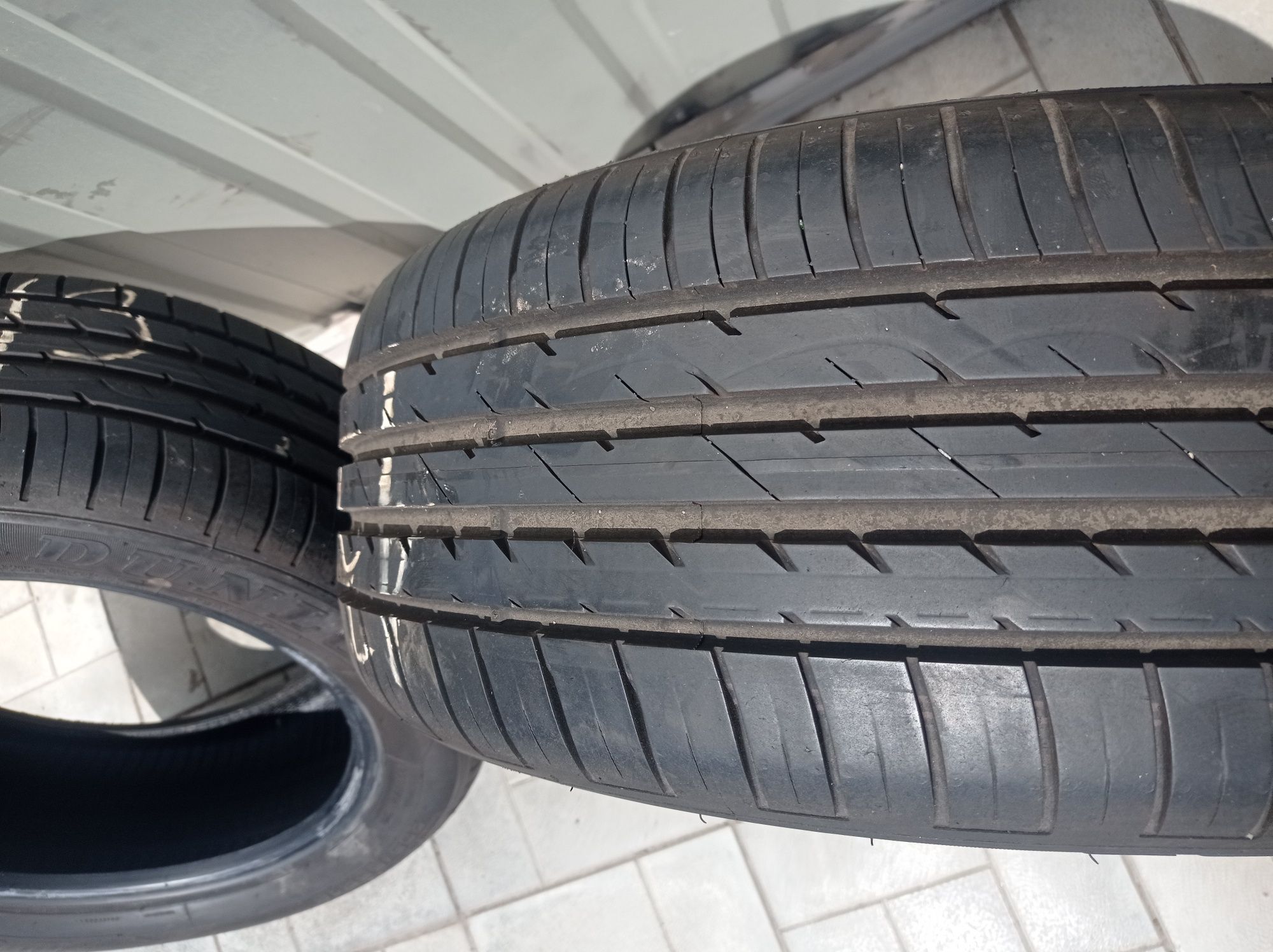 Продам резину 2-ва ската DUNLOP SPORT 205/55 R16