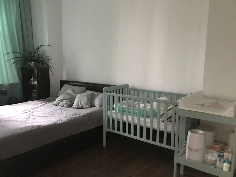 Кроватка, дитячі меблі, білизна для кроватки