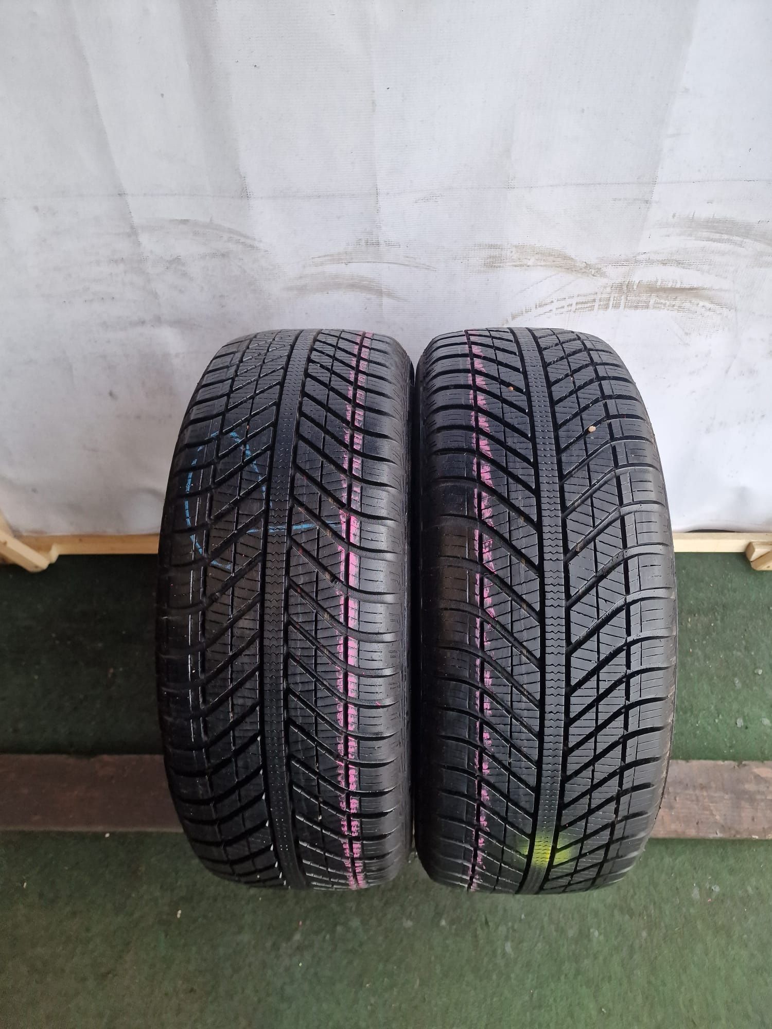 Opony Całoroczne 205/55/16 Goodyear Para 7.8mm